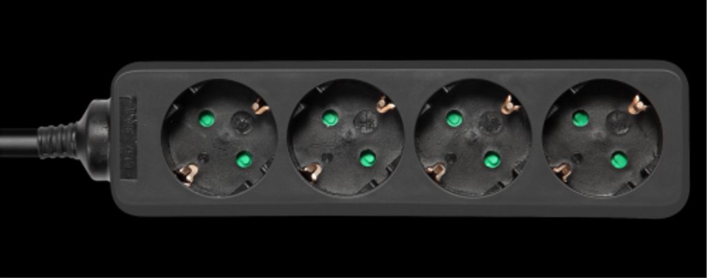 Deltaco Earthed power strip, 4xCEE 7/3, 1xCEE 7/7, child protected, 3m - Black