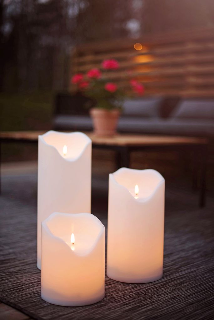 LED-KYNTILÄNLIEKKI GRAND VALKOINEN / 20 CM / AJASTIN / ULKOKÄYTTÖÖN