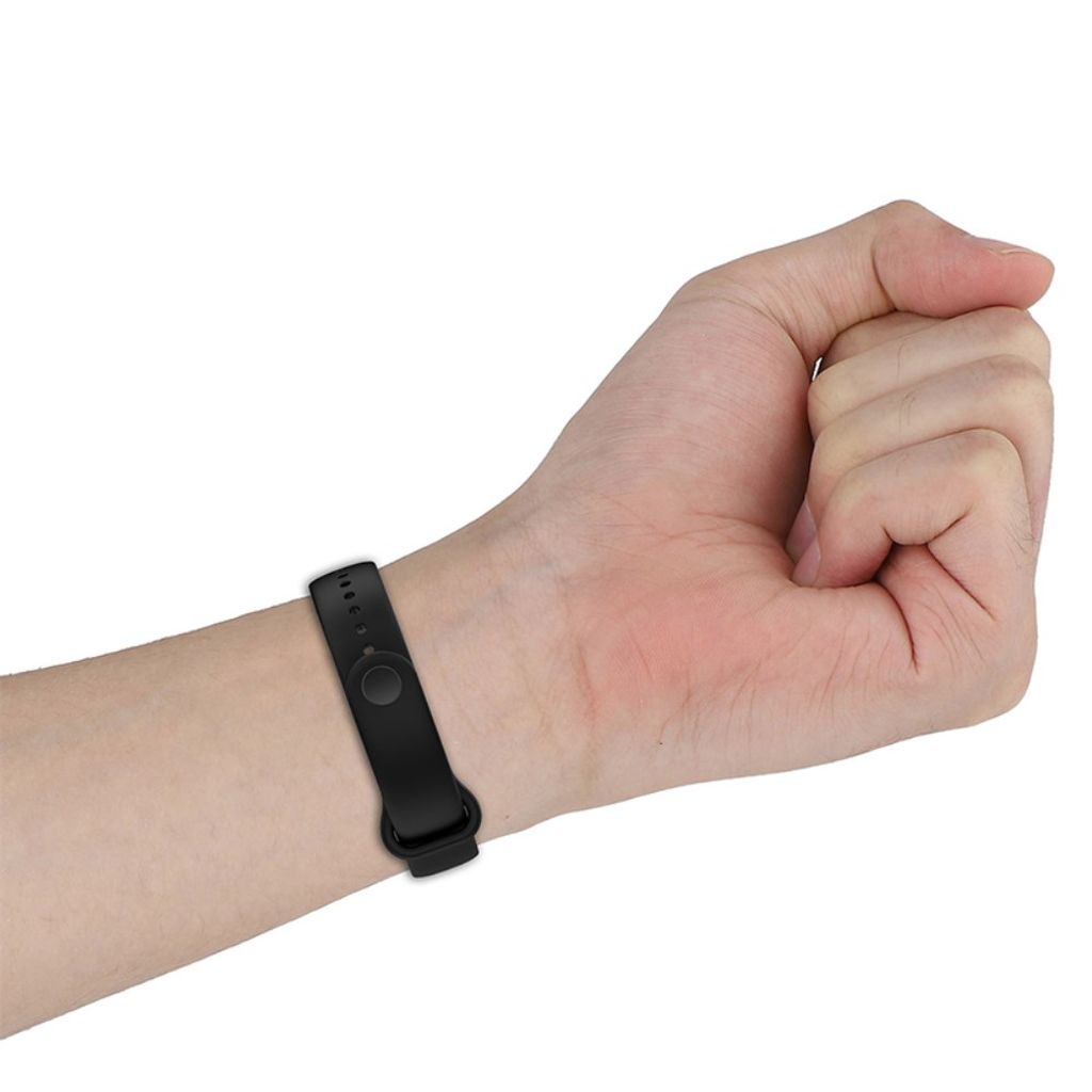 Huami Amazfit Band 7 -kellonranneke suojakotelolla - musta