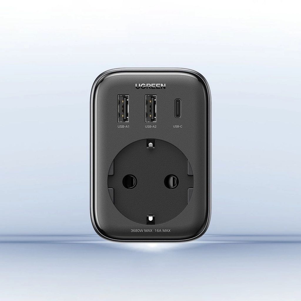 Ugreen väggladdare 2x USB-A, 1x USB-C, 30W, EU-kontakt 13A - Svart