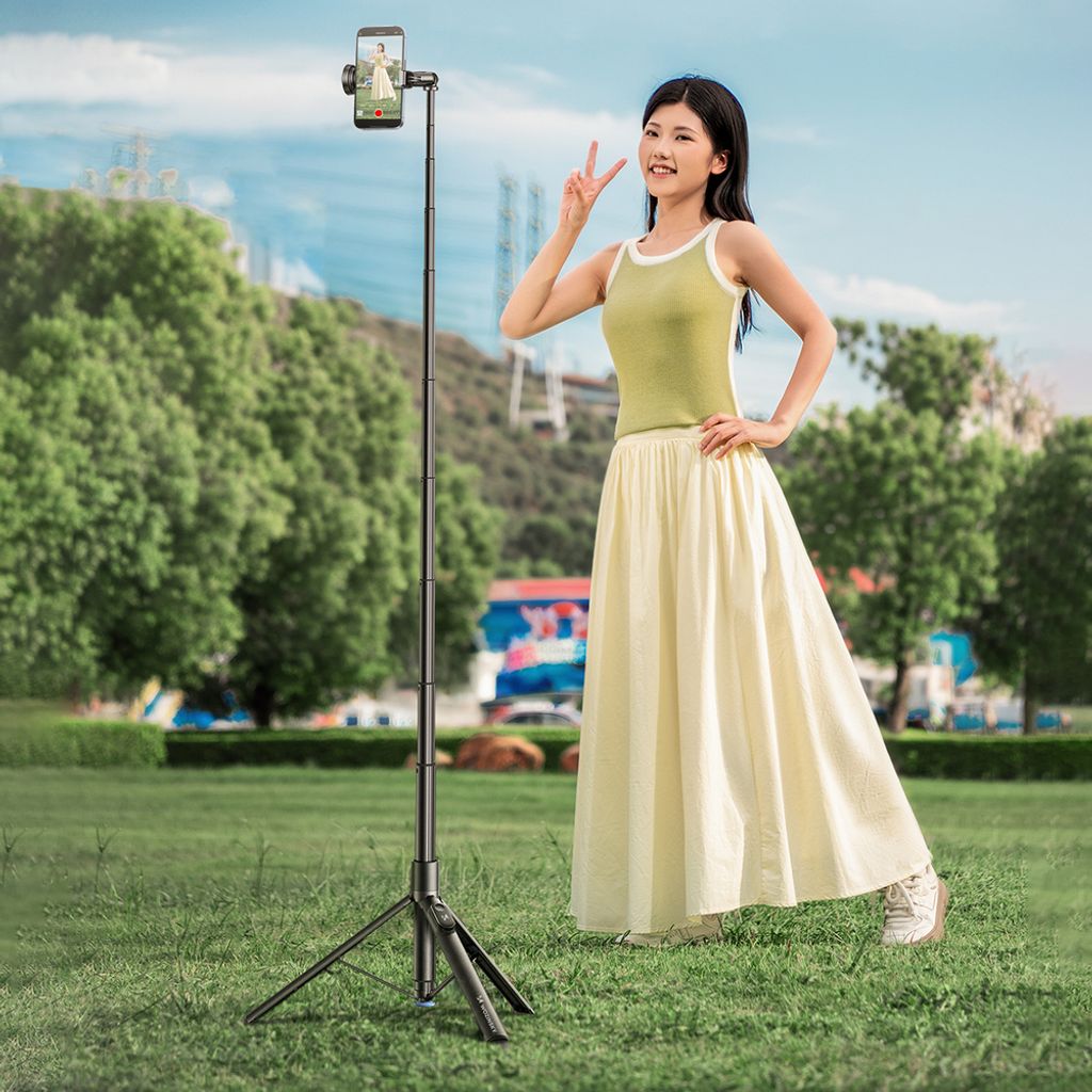 Wozinsky Selfie-keppi/kolmijalka automaattisesti pidennettävillä jaloilla 170 cm – musta