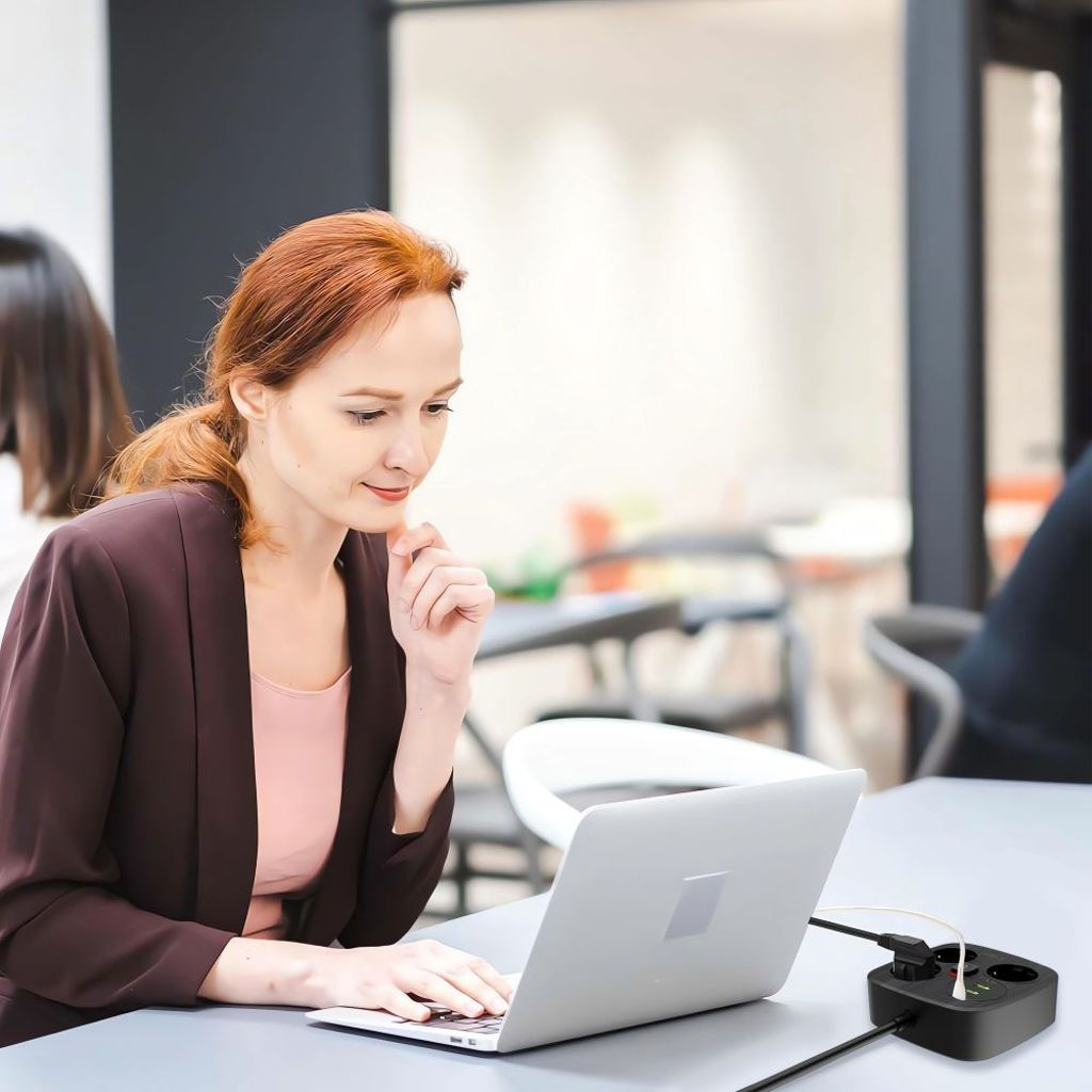 Tech-Protect PCS3X4 virtajohto, 3 pistorasiaa, USB-lataus – musta