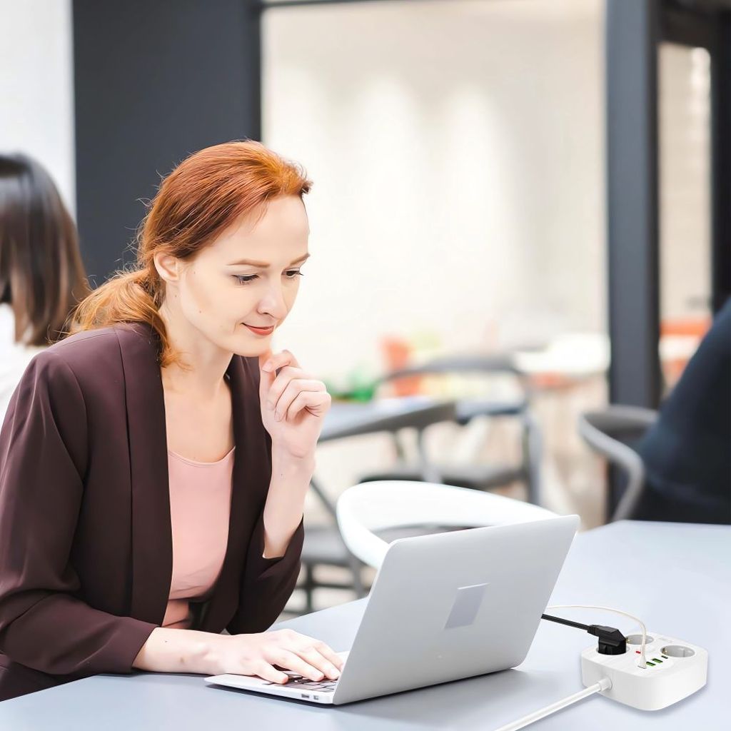 Tech-Protect PCS3X4 virtajohto, 3 pistorasiaa, 2x USB-A, 2x USB-C, 200 cm – valkoinen