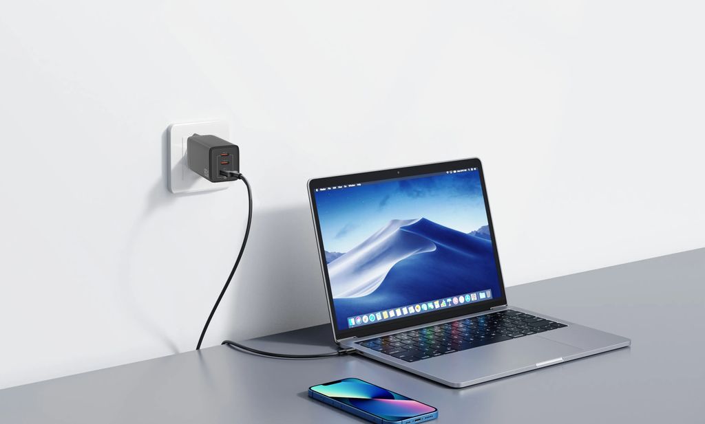 SiGN GaN Ultra 65W 2xUSB-C og 1xUSB-A hurtiglader - svart