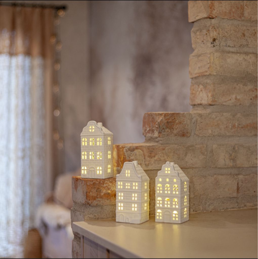 Star Trading inomhusdekoration Vinter porslinshus med LED-ljus 3-pack – vit