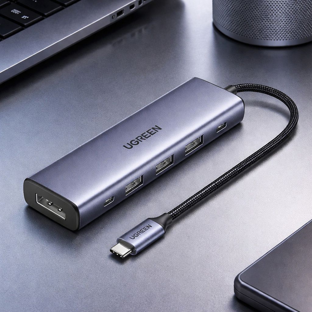 Ugreen CM511 USB-C-keskitin 6-in-1 3x USB-A, 2x USB-C, 1x DisplayPort - Harmaa