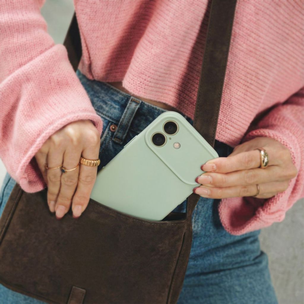 Tech-Protect Silicone MagSafe Cover til iPhone 17 - Grøn