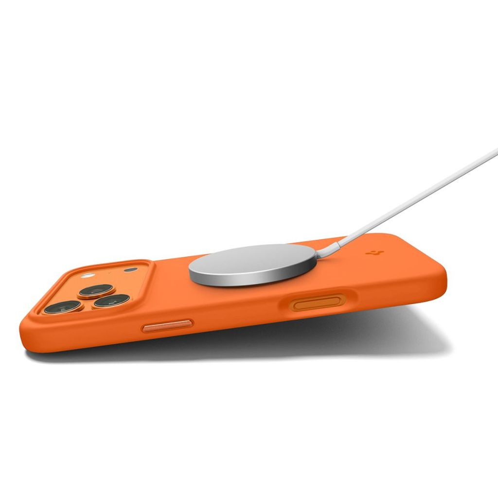 Spigen Silicone Fit Mag MagSafe -kuori till iPhone 17 Pro Max - Oranssi
