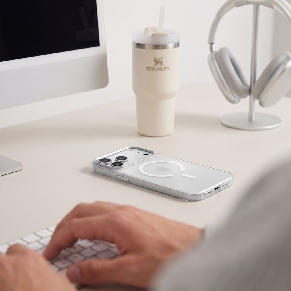 Tech-Protect MagZero MagSafe -kuori  iPhone 17 Pro Max/18 Pro Max:lle - Valkoinen