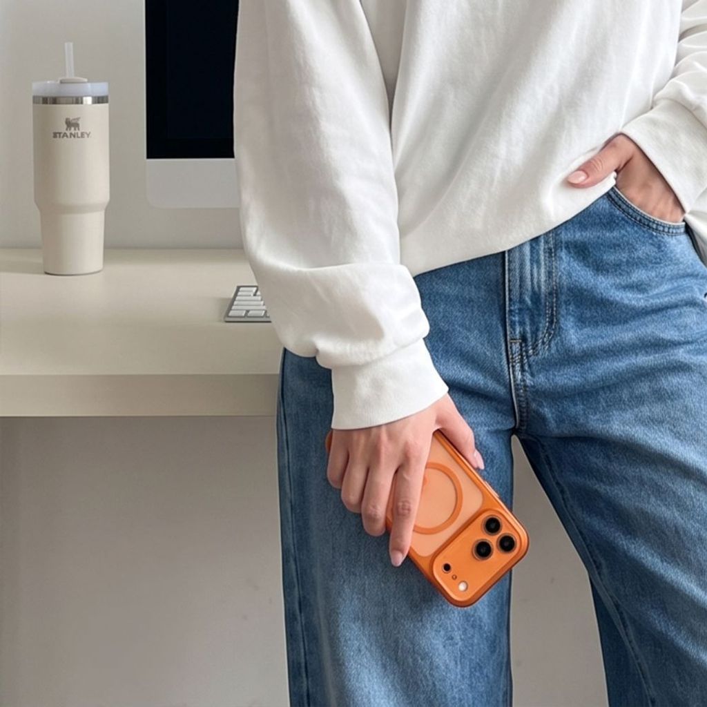 Tech-Protect MagPeak MagSafe CC -kuori till iPhone 18 Pro/17 Pro - Oranssi