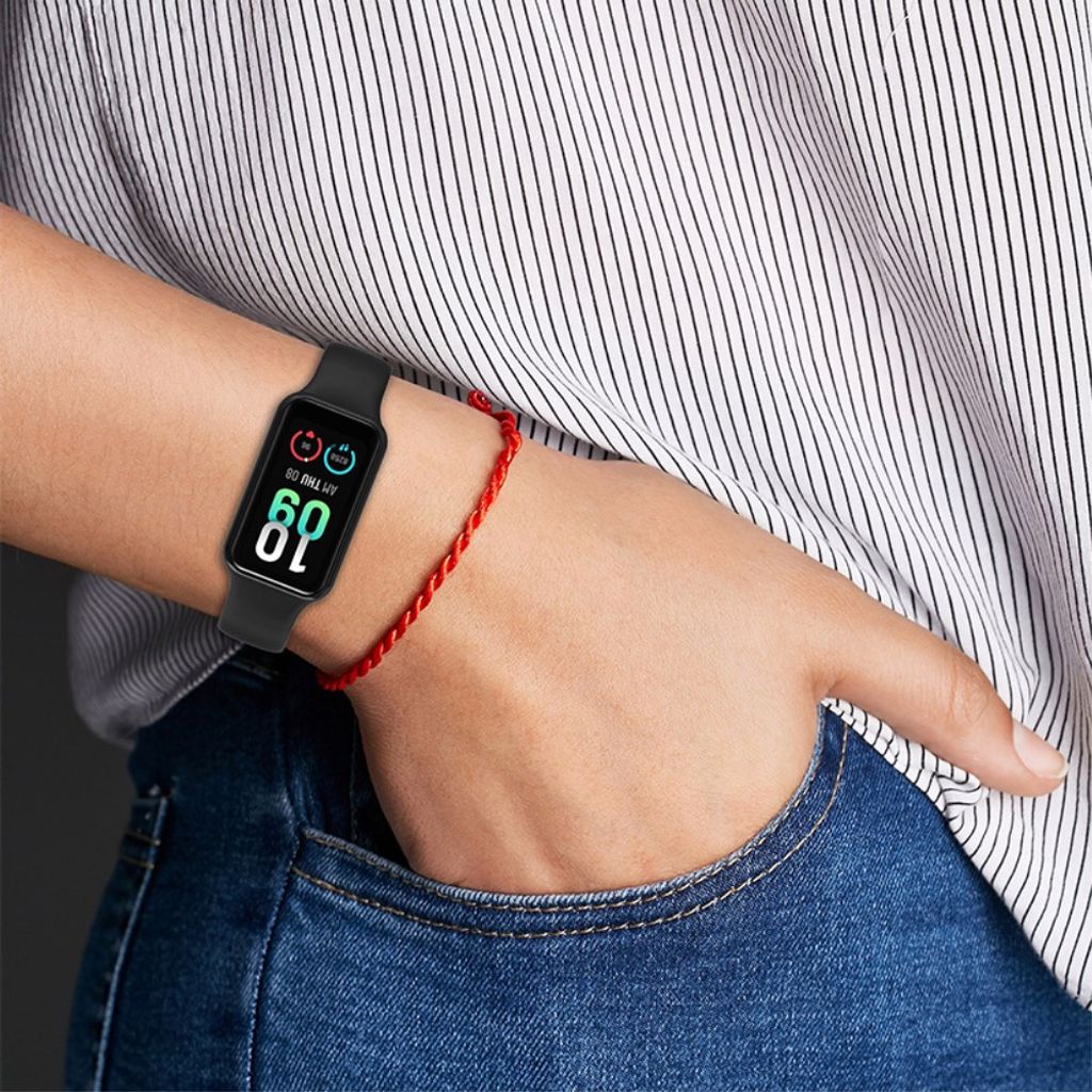 Huami Amazfit Band 7 -kellonranneke suojakotelolla - musta