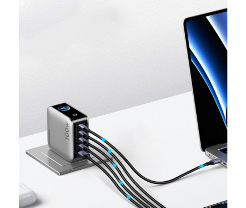 Ugreen X773 vægoplader 100W, 1 x USB-A / 4 x USB-C – grå