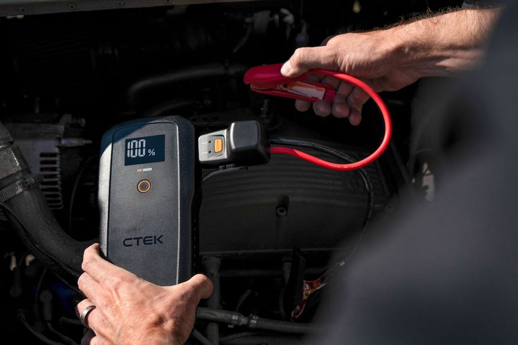 CTEK RB 4000 12V Starter Booster 4000A