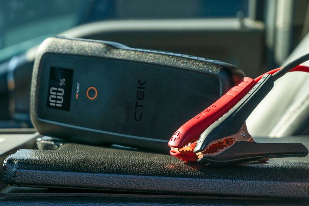 CTEK RB 4000 12V Starter Booster 4000A