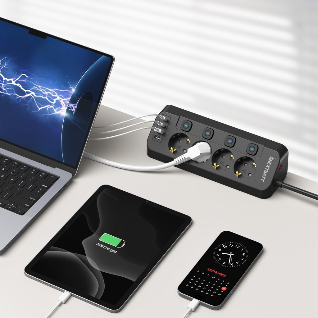 NEXTBATT Snabbladdning Grenuttag 4-vägs/USB-A/USB-C – svart