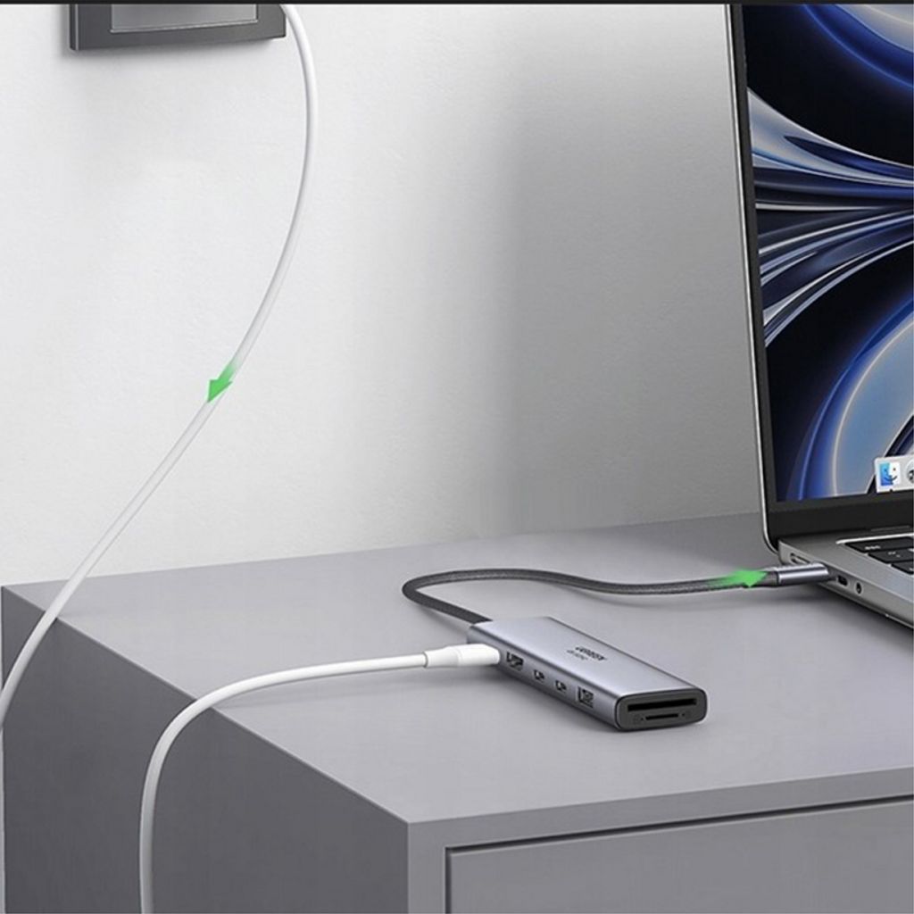 UGREEN USB-C-keskitin 1x USB-A/3x USB-C/1x HDMI/1x SD/1x microSD - Harmaa