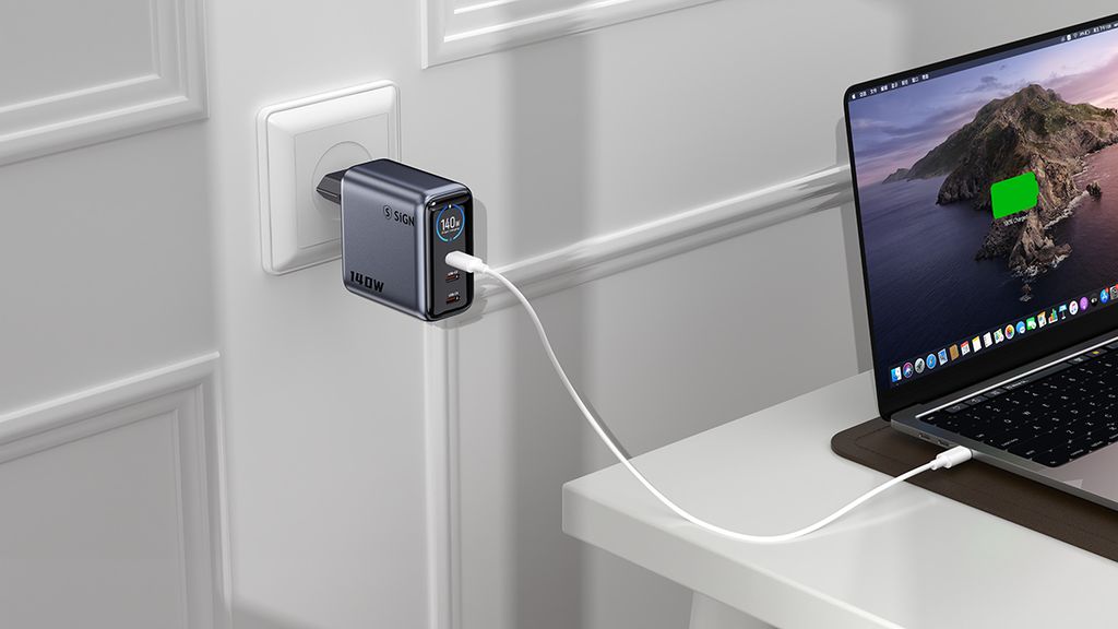 SiGN 140W Snabbladdare med Smart Display – 3x USB-C / 1x USB-A - Grå
