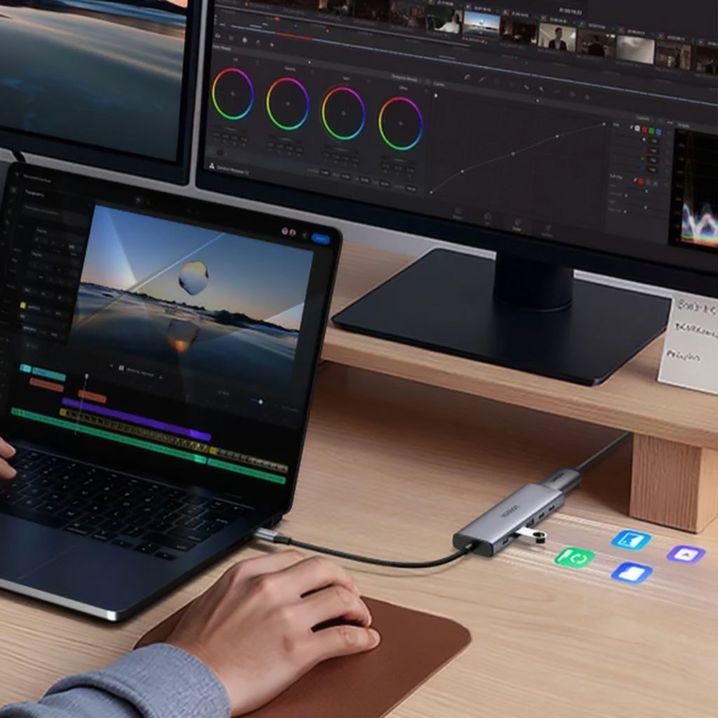 Ugreen CM511 USB-C-keskitin 6in1 2x USB 3.2, 3x USB-C, 1x DisplayPort - Harmaa