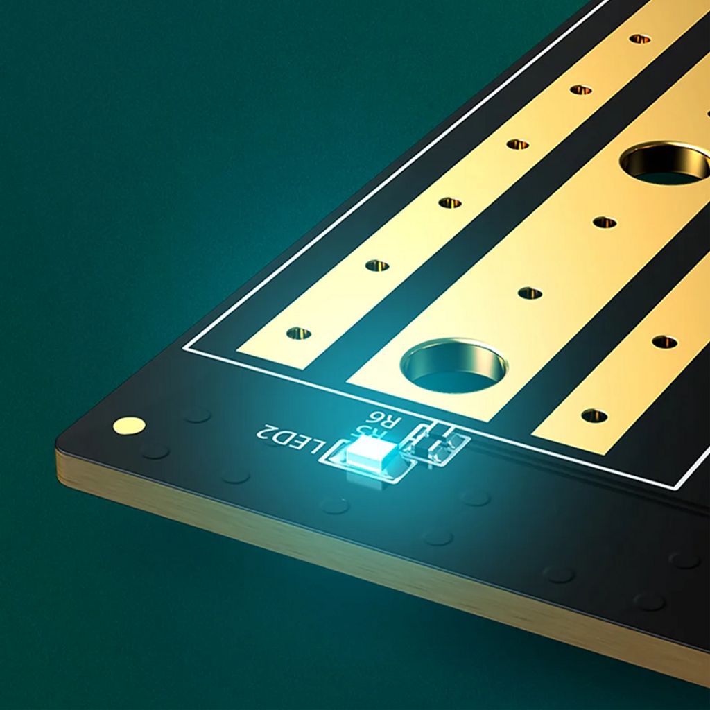 Ugreen CM302 SSD-udvidelsesadapter til M.2 NVMe/SATA til PCIe 3.0 x4 - Sort