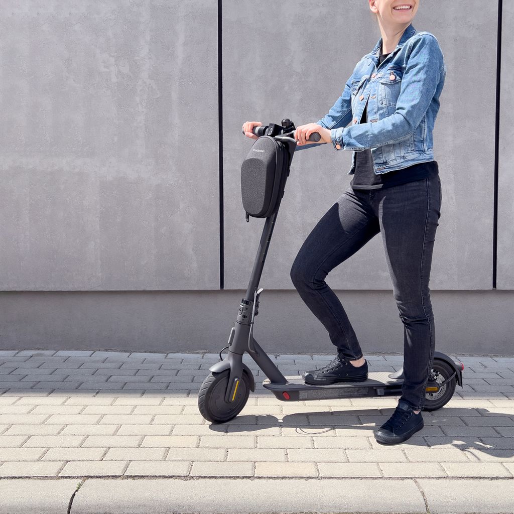 Wozinsky vattentät styreväska 4L för elscooter – svart