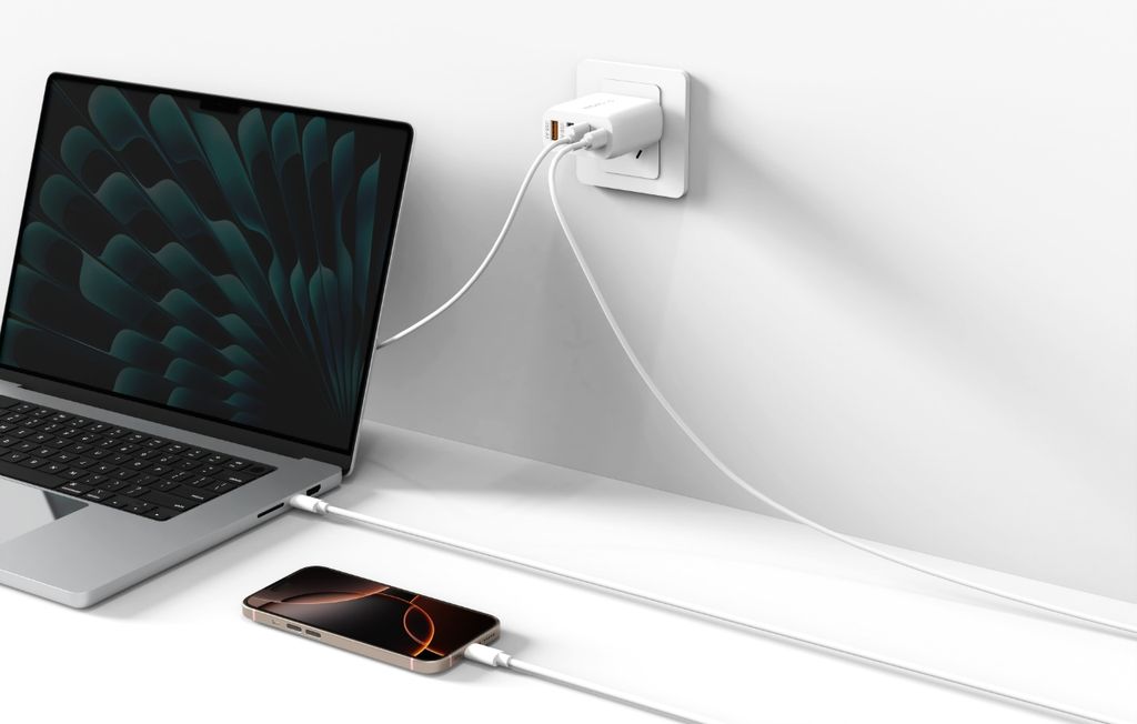 SiGN Snabbladdare USB-C & 3xUSB-A, PD & Q.C 3.0, 36W - Vit