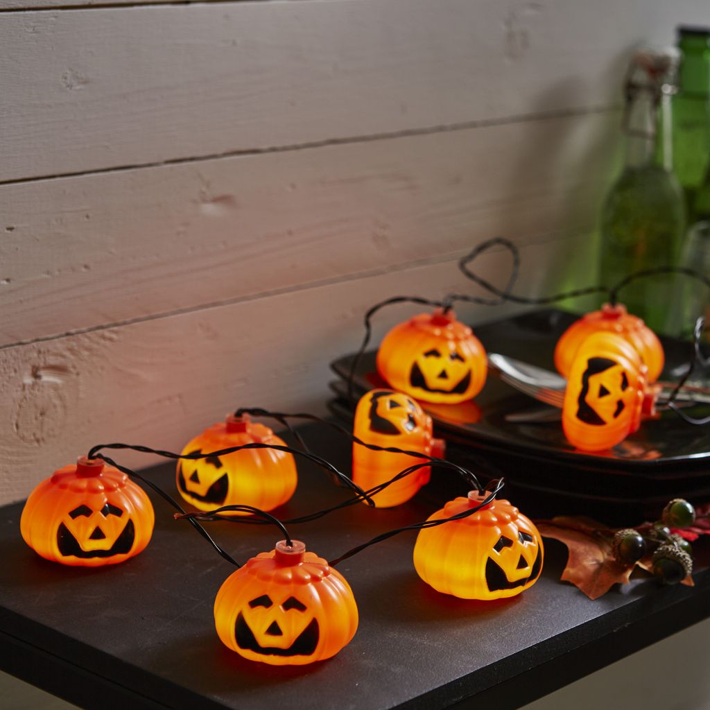 LED Valosarja Halloween Oranssit Kurpitsat 8 LED 210cm Ajastimella