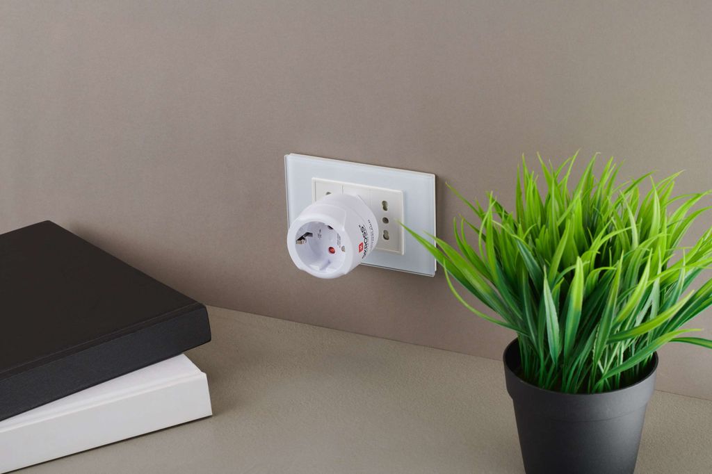 SKROSS Reiseadapter Europa til Sveits / Italia / Brasil