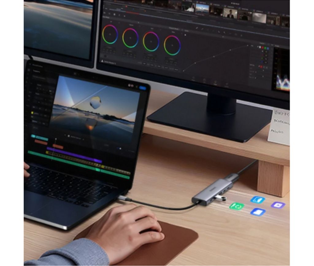 Ugreen CM511 USB-C-keskitin 6in1 2x USB 3.2, 3x USB-C, 1x DisplayPort - Harmaa