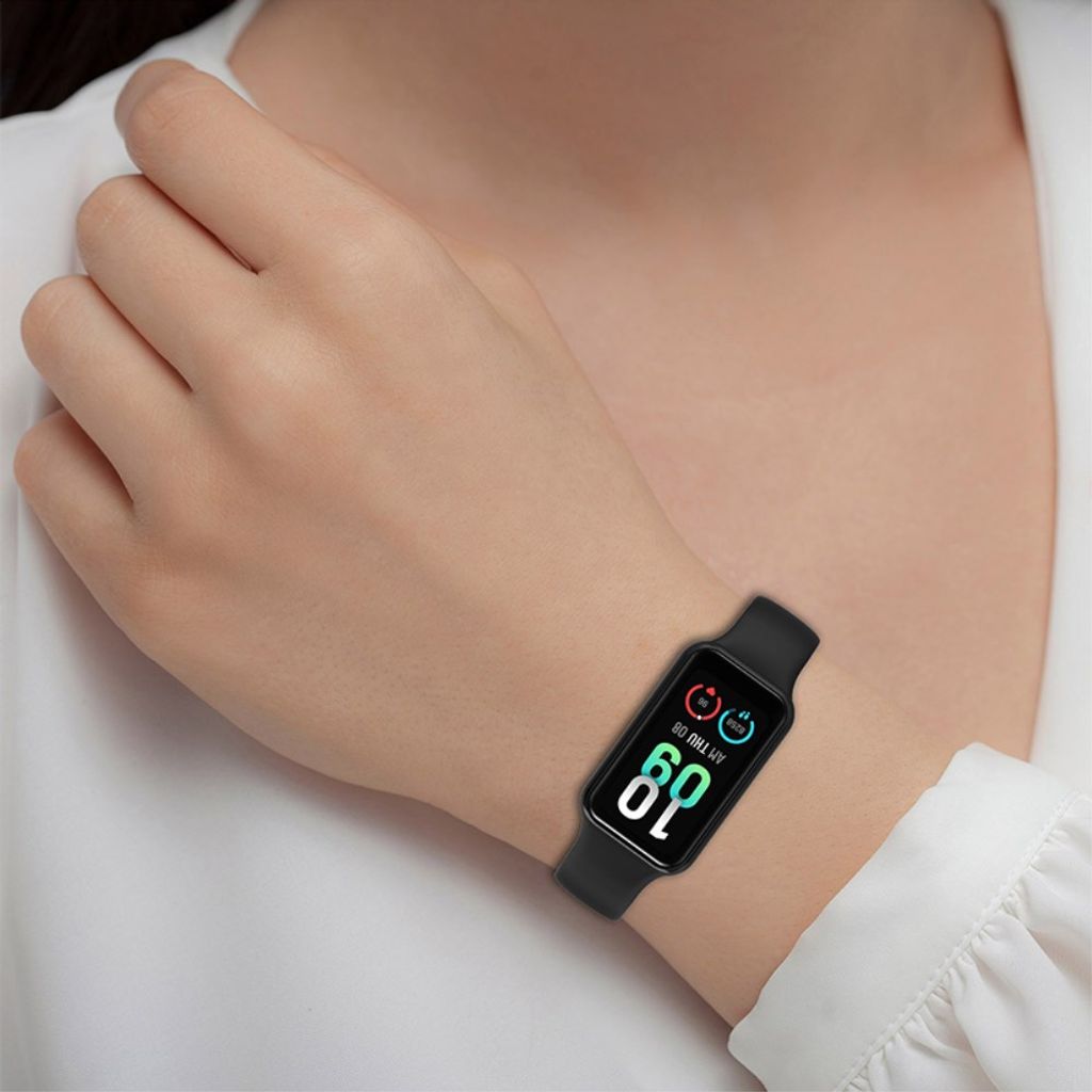 Huami Amazfit Band 7 -kellonranneke suojakotelolla - musta