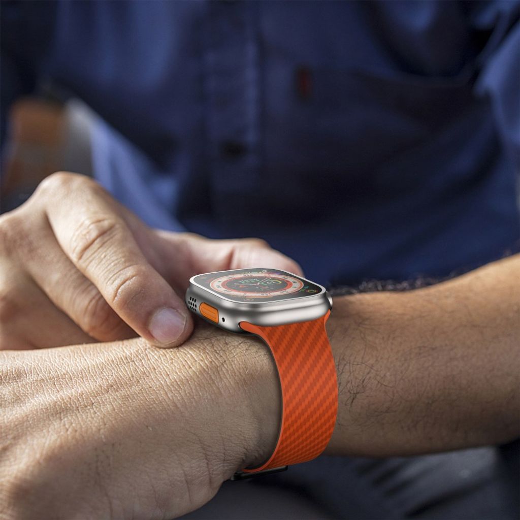 Apple Watch 49 / 46 / 44 / 42mm Klockarmband kolfibertextur - Orange/Grön