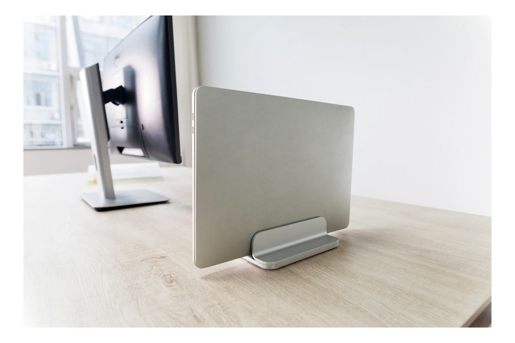 Deltaco vertikalt laptopstativ - sølvfarget 11-17" aluminium