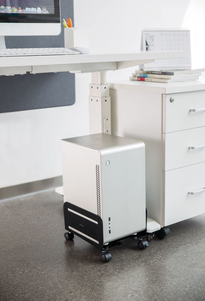 Deltaco OFFICE universellt datorstativ med hjul – svart