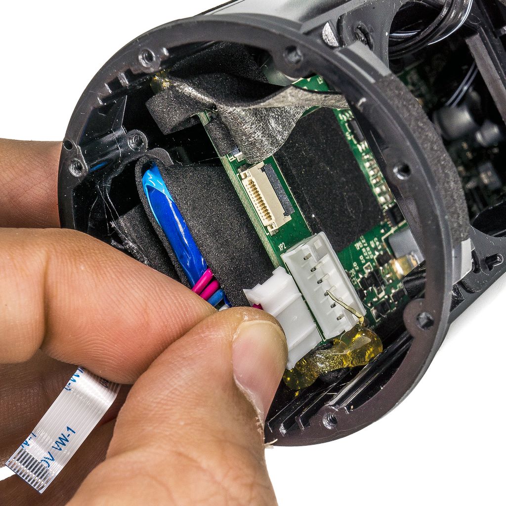 JBL Flip Essential ym.