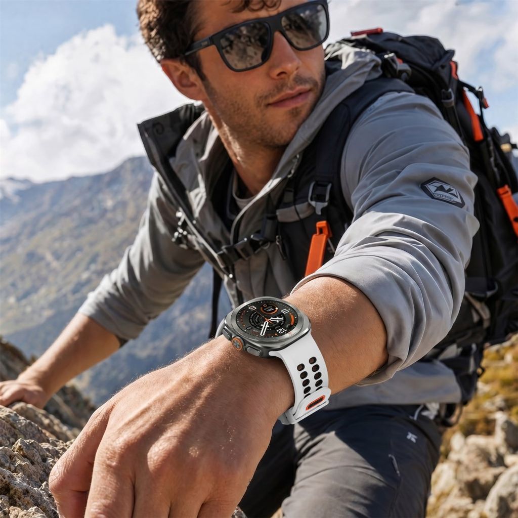 Samsung Galaxy Watch Ultra/Ultra2 Tofarget silikon klokkerem med dobbel spenne - Hvit/Svart