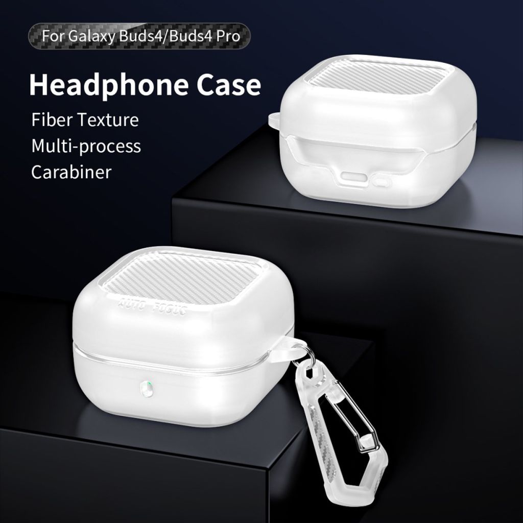 Samsung Galaxy Buds4/Buds4 Pro -kuulokkeiden suojakuori hiilikuitukuviolla ja karabiinihaalla - läpinäkyvä