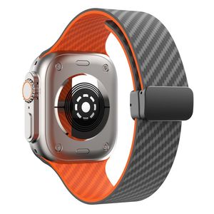 Apple Watch 49 / 46 / 44 / 42mm Klockarmband kolfibertextur - Grå/Orange