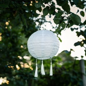 Aurinkokennovalaisin riisipaperivalaisin pyöreä tupsuilla – ripustettava, valkoinen