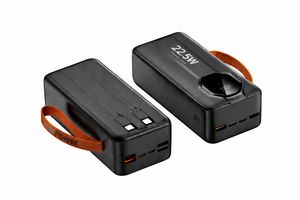 SiGN Tehokas Varavirtalähde Sisäänrakennetuilla Kaapeleilla 30000mAh, 22.5W - Musta