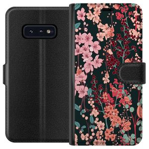 Samsung Galaxy S10e Musta Lompakkokotelo Blommor