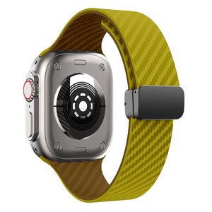Apple Watch 42 / 41/ 40 / 38mm Klockarmband kolfibertextur - Gul/Brun